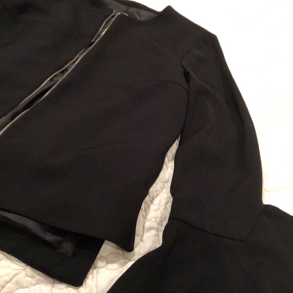 Jacket - Picture 3 of 4